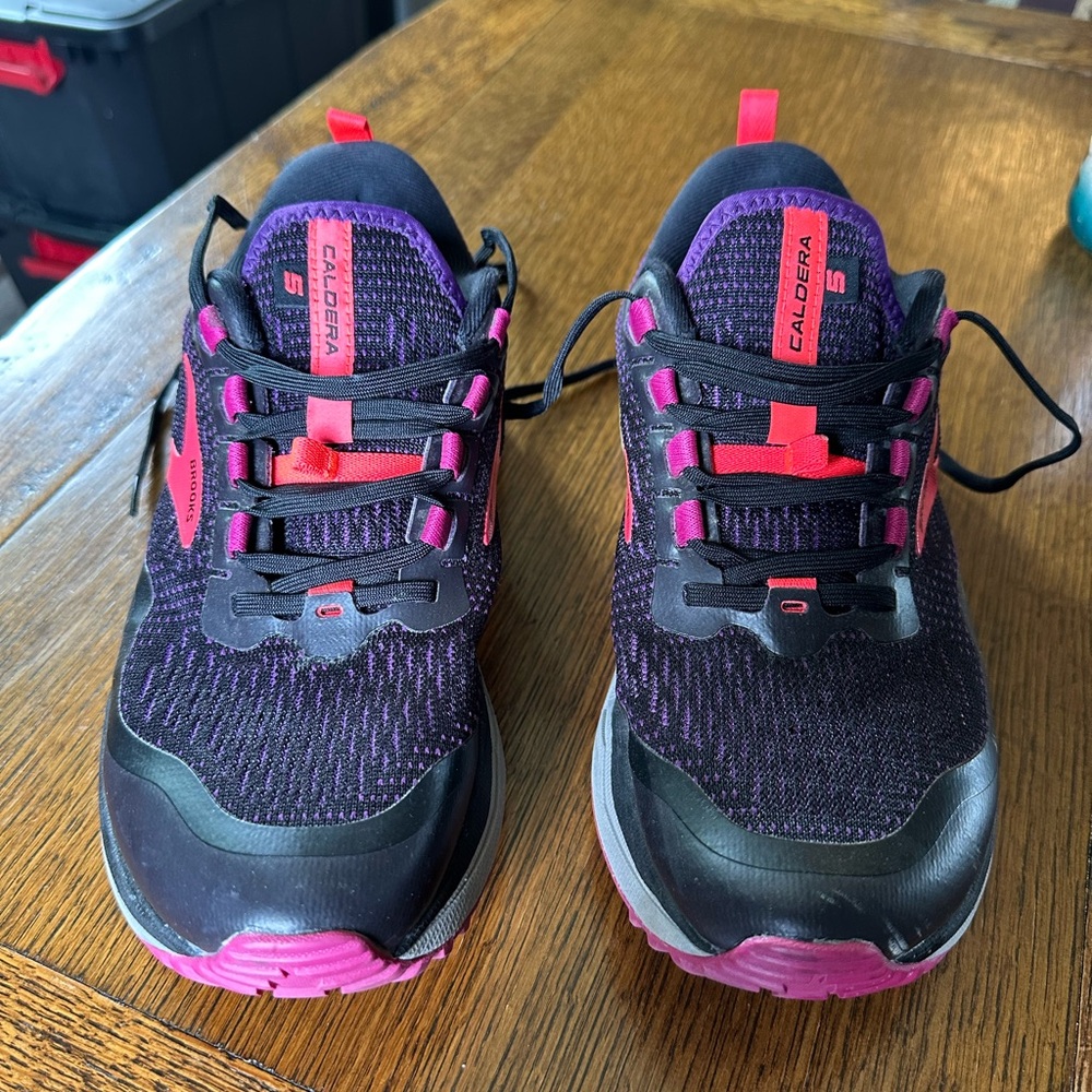 Brooks Black/Pink/Purple Caldera 5 Trail Running Shoes Women’s 9.5 Medium (B)